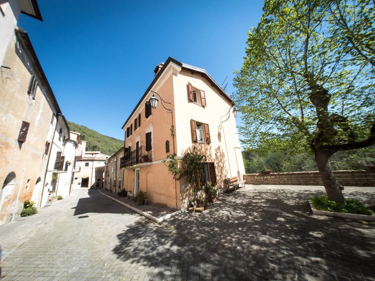 Casa Di Mamma Casa Vacanze Genga  Exteriör bild